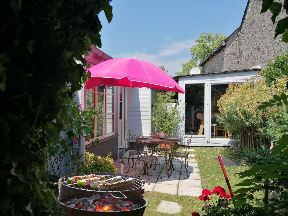 Façade extérieure du gîte Le Relais de Mont, location de vacances de charme en Maine-et-Loire.